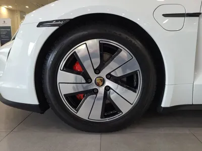 Porsche Taycan 2022, 52580 км, за 65441.61 USD