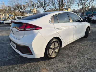 Hyundai Ioniq 2020, 129295 км, за 8190.86 USD