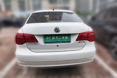 Volkswagen Jetta 2015, 69500 км, за 3531 USD