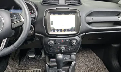 Jeep Renegade 2019, 50974 км, за 8336.62 USD - фото 19