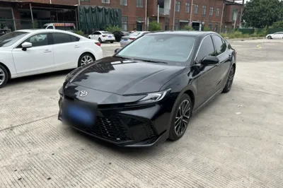 Toyota Camry · 2026 год