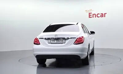 Mercedes-Benz C-Class 2016, 76796 км, за 9116.36 USD