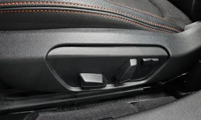 BMW 1-Series 2021, 63765 км, за 12669.03 USD - фото 32