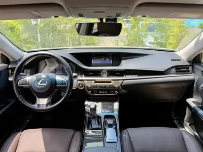 Lexus ES 2018, 74000 км, за 18515.04 USD - фото 7
