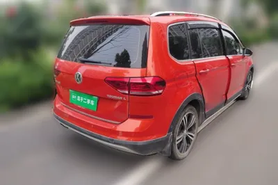 Volkswagen Touran 2018, 121600 км, за 8602 USD - фото 6