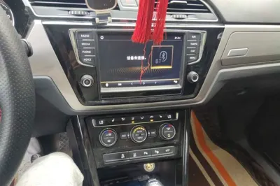 Volkswagen Touran 2018, 121600 км, за 8602 USD - фото 13