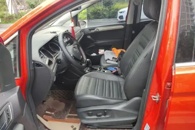 Volkswagen Touran 2018, 121600 км, за 8602 USD - фото 15