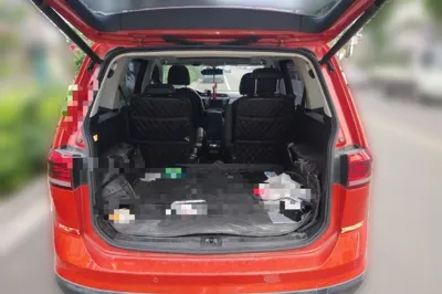 Volkswagen Touran 2018, 121600 км, за 8602 USD - фото 19