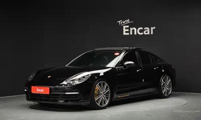 Porsche Panamera · 2018 год