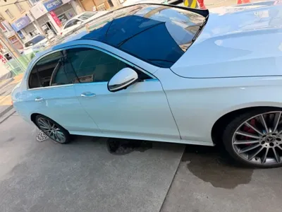 Mercedes-Benz E-Class 2022, 25859 км, за 32361.82 USD
