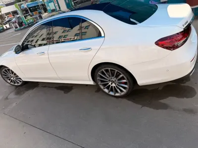 Mercedes-Benz E-Class 2022, 25859 км, за 32361.82 USD