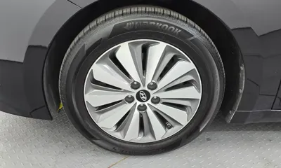 Hyundai Grandeur 2015, 111984 км, за 4569.53 USD