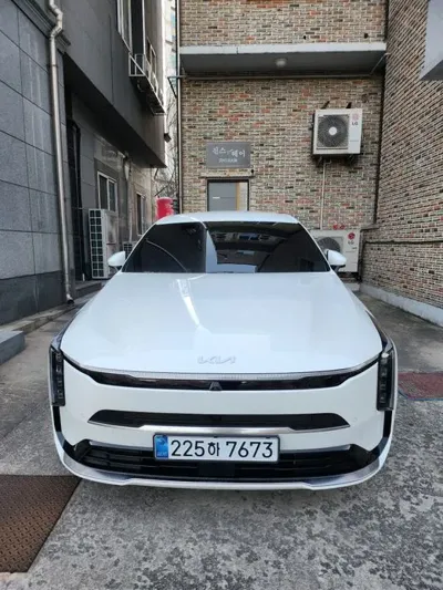 Kia K8 2025, 10000 км, за 11935.25 USD