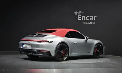 Porsche 911 2023, 9906 км, за 143773.24 USD
