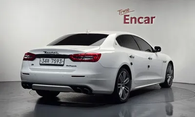 Maserati Quattroporte
