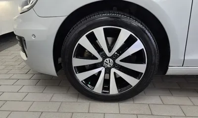 Volkswagen Golf 2011, 47008 км, за 4825.49 USD