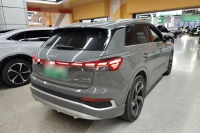 Audi Q4 e-tron 2022, 94400 км, за 19275 USD - фото 6