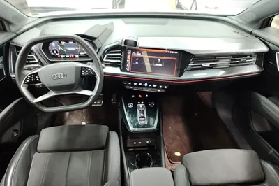 Audi Q4 e-tron 2022, 94400 км, за 19275 USD - фото 17