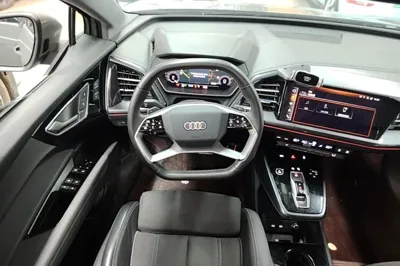 Audi Q4 e-tron 2022, 94400 км, за 19275 USD - фото 18