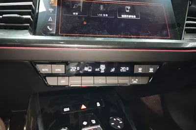 Audi Q4 e-tron 2022, 94400 км, за 19275 USD - фото 20