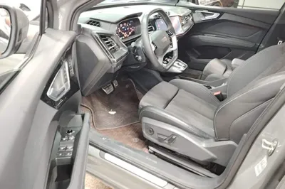 Audi Q4 e-tron 2022, 94400 км, за 19275 USD - фото 23