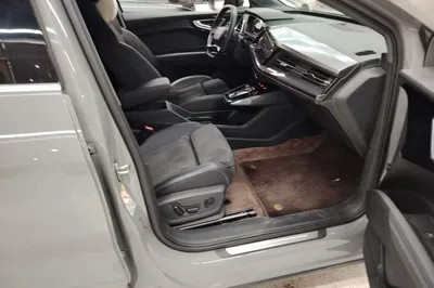 Audi Q4 e-tron 2022, 94400 км, за 19275 USD - фото 24