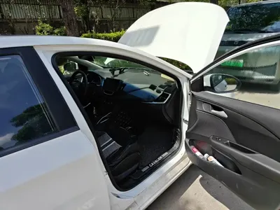 Chevrolet Cavalier 2018, 16600 км, за 4208.28 USD - фото 22