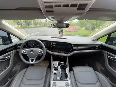 Volkswagen Touareg 2019, 100000 км, за 27741.12 USD - фото 15