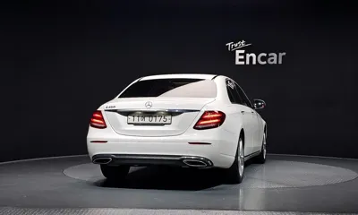 Mercedes-Benz E-Class 2017, 123046 км, за 11832.37 USD