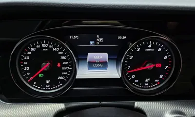 Mercedes-Benz E-Class 2017, 123046 км, за 11832.37 USD - фото 8