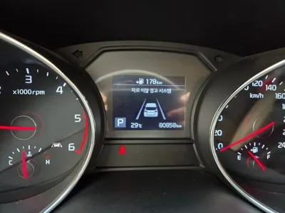 Kia Canival 2019, 80851 км, за 12286.29 USD - фото 8