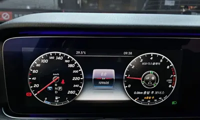 Mercedes-Benz E-Class 2017, 109605 км, за 13787.44 USD - фото 8