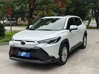 Toyota Frontlander 2023, 50000 км, за 10709.08 USD