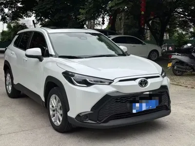 Toyota Frontlander 2023, 50000 км, за 10709.08 USD