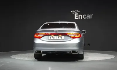 Hyundai Grandeur 2015, 114748 км, за 4560.26 USD