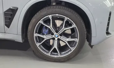 BMW X5 2025, 5700 км, за 91243.27 USD
