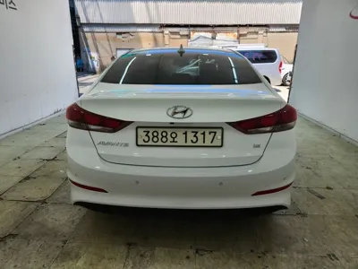 Hyundai Avante 2018, 133149 км, за 5448.34 USD