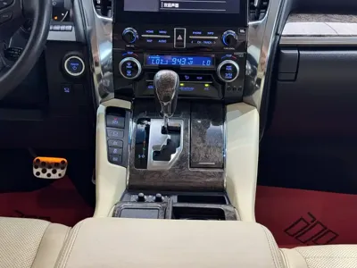 Toyota Vellfire 2022, 84000 км, за 76199.23 USD - фото 18