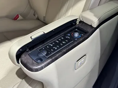 Toyota Vellfire 2022, 84000 км, за 76199.23 USD - фото 22