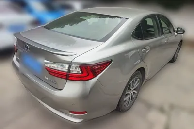 Lexus ES 2015, 180800 км, за 17568 USD - фото 8
