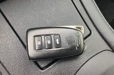 Lexus ES 2015, 180800 км, за 17568 USD - фото 17