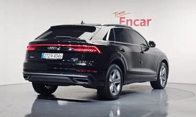 Audi Q8 2021, 68578 км, за 35883.75 USD