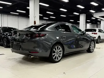 Mazda 3 Axela 2022, 25000 км, за 14726.4 USD