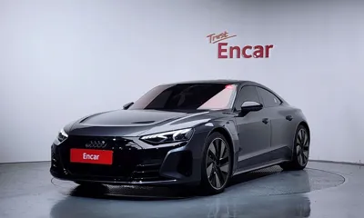 Audi e-tron GT · 2022 год