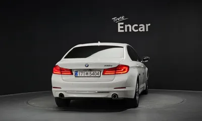 BMW 5-Series 2020, 106368 км, за 17925.34 USD