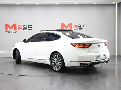 Kia K7 2016, 125000 км, за 7553.56 USD
