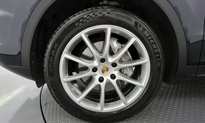 Porsche Cayenne 2019, 84177 км, за 39979.18 USD