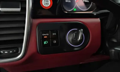 Porsche Cayenne 2019, 84177 км, за 39979.18 USD - фото 20