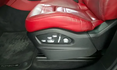 Porsche Cayenne 2019, 84177 км, за 39979.18 USD - фото 33