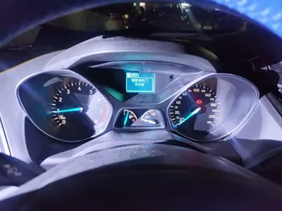Ford Kuga 2018, 59100 км, за 5826.84 USD - фото 8